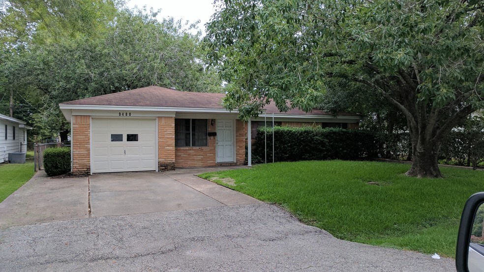 More Photos Of 3560 Delaware St, Beaumont Medical For Sale