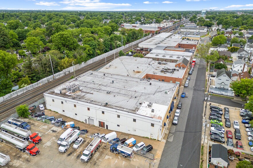 More Photos Of 1804 Plaza Ave, New Hyde Park Light Distribution For Lease