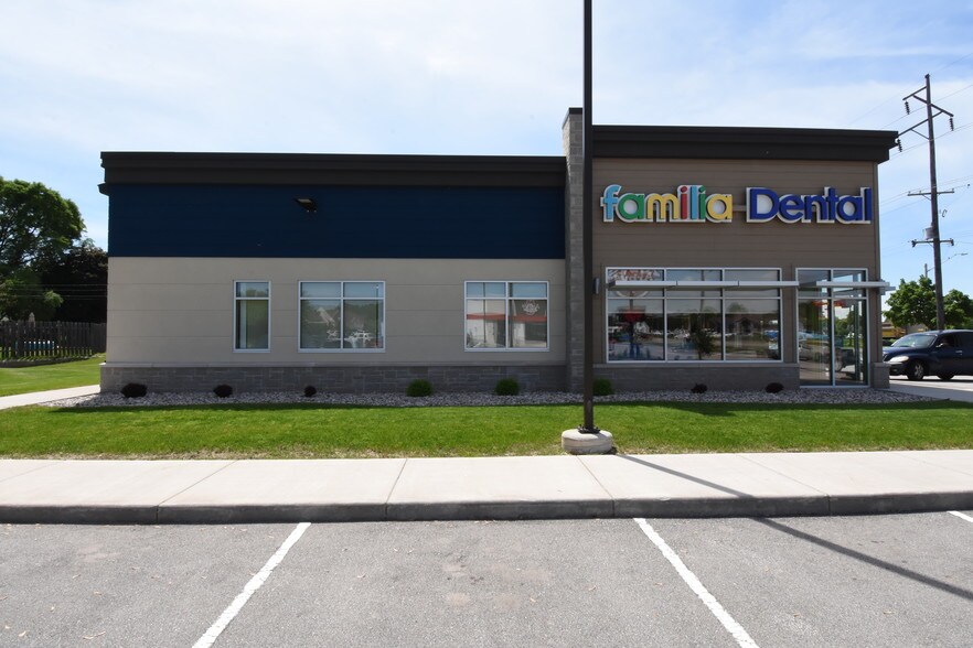 More Photos Of 1931 Main St, Green Bay Medical For Sale