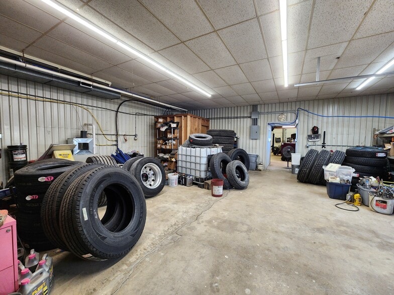 More Photos Of 310 Highway 71, Sioux Rapids Auto Repair For Sale