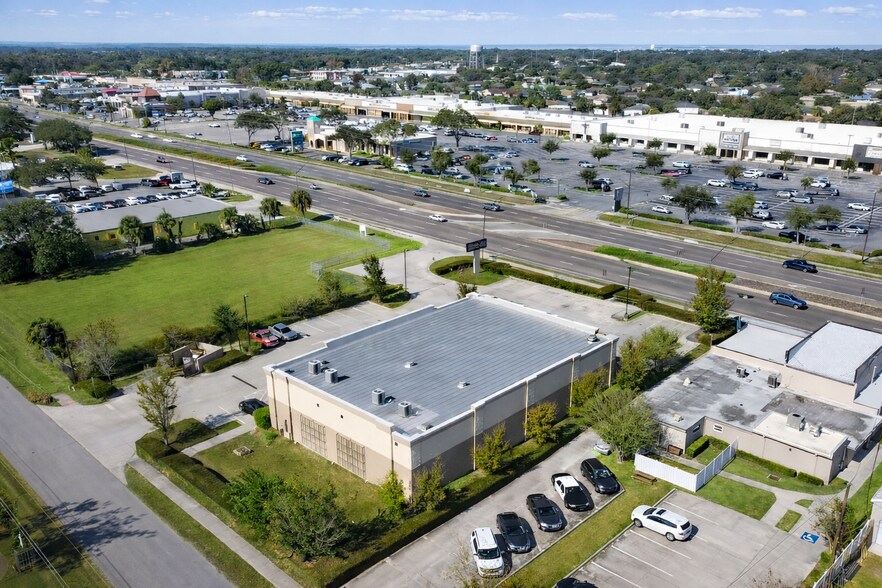 More Photos Of 13100-13150 W Colonial Dr, Winter Garden Freestanding For Sale