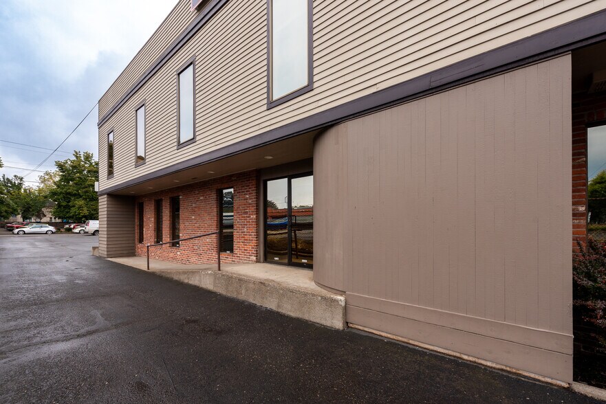 More Photos Of 425 NE Hancock St, Portland Office For Lease