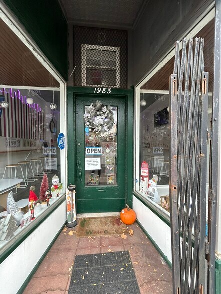 More Photos Of 1983-1985 S Park Ave, Buffalo Storefront Retail Residential For Lease