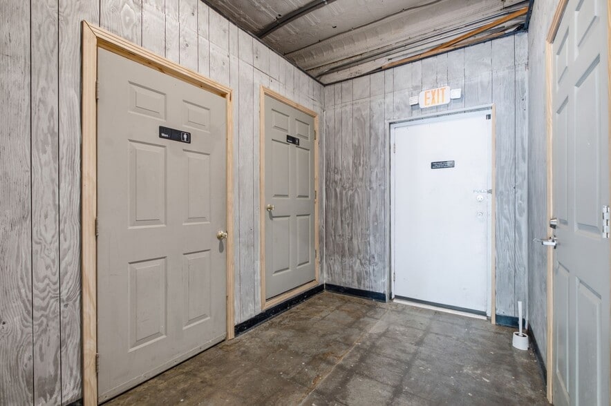 More Photos Of 1029 Park St, Westmoreland Storefront Retail Office For Sale