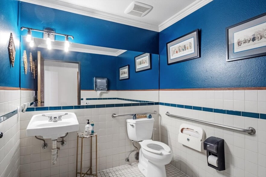 More Photos Of 113 W Grand Ave, Escondido Restaurant For Sale