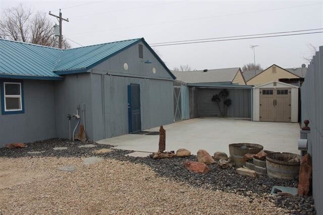 More Photos Of 203 Garber St, Caldwell Auto Repair For Sale