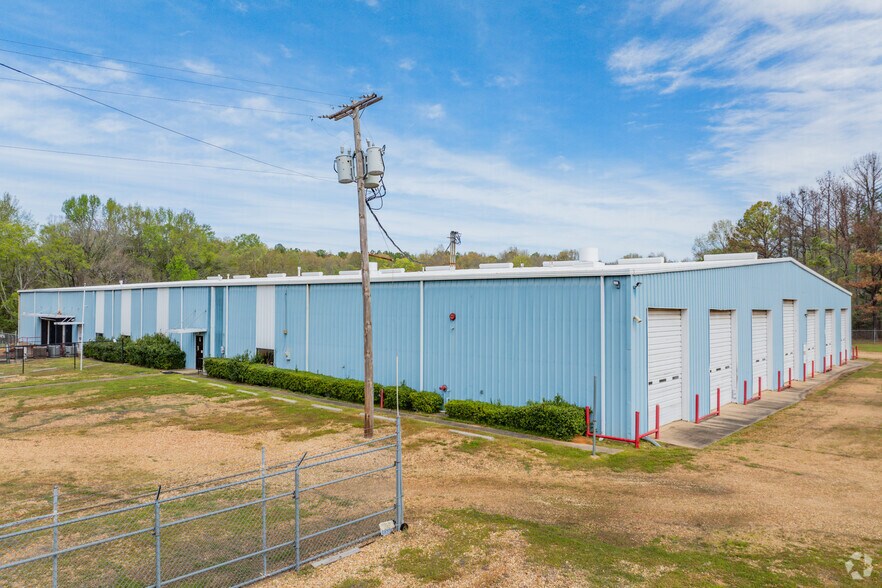 More Photos Of 5500 US-80, Jackson Manufacturing For Sale