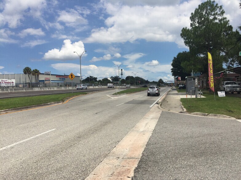 More Photos Of 6612 Arlington Expy, Jacksonville Schools For Lease