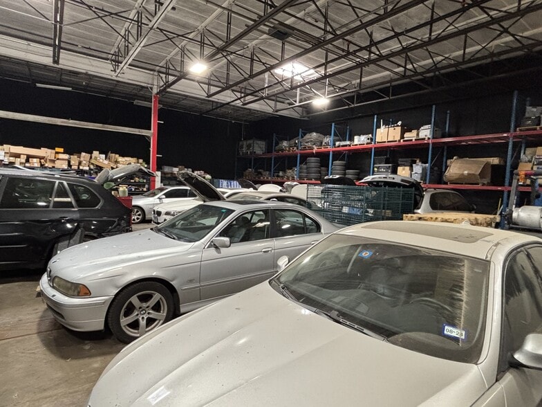 More Photos Of 1947 N Rockwell St, Chicago Warehouse For Lease