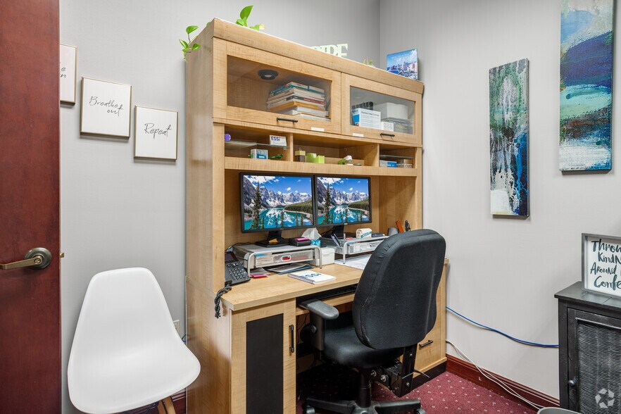 More Photos Of 1375 Gateway Blvd, Boynton Beach Coworking Space