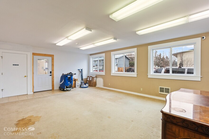 More Photos Of 204 NE 4th St, Bend Office For Sale