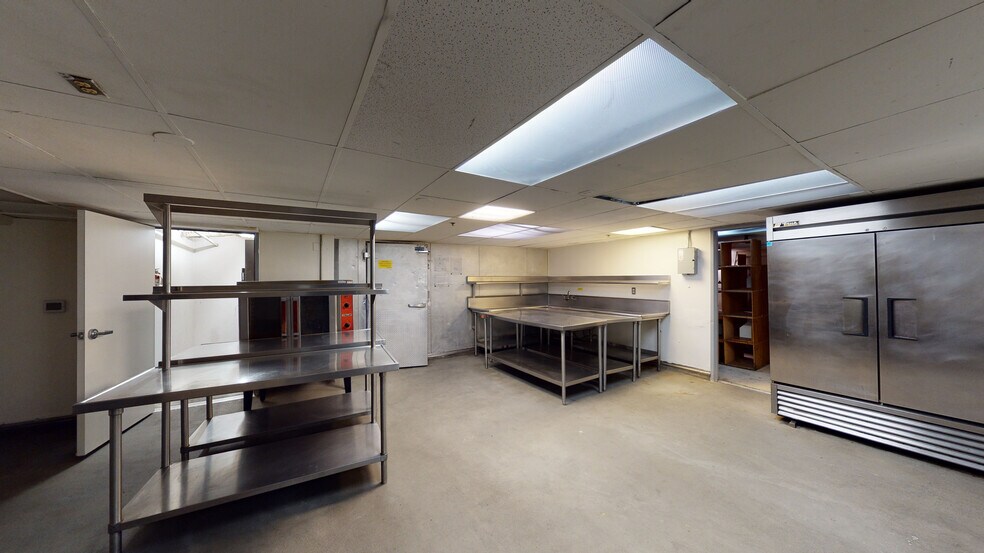 More Photos Of 700 W 5th St, Los Angeles Storefront For Lease