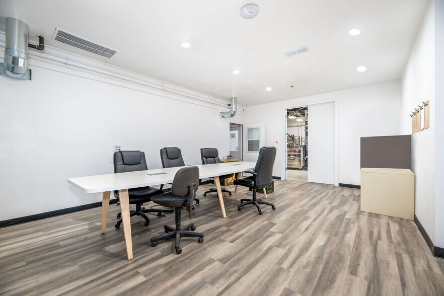 More Photos Of 110 Spring Hill Dr, Grass Valley Manufacturing For Lease