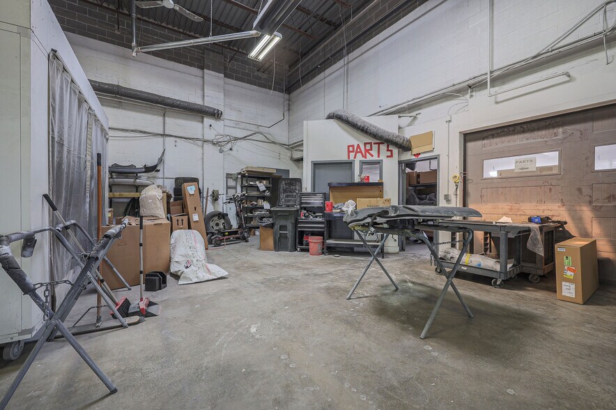 More Photos Of 2005-2007 W 103rd Ter, Leawood Service For Sale