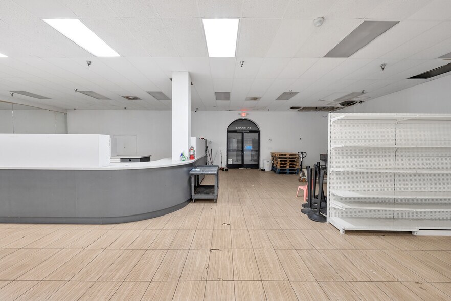 More Photos Of 6315-6323 Pacific Blvd, Huntington Park Storefront For Sale