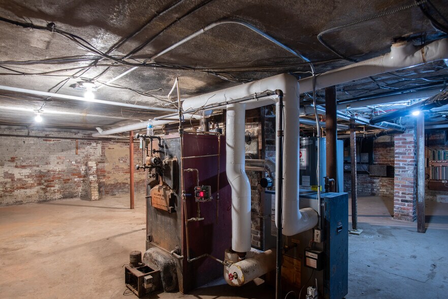 More Photos Of 69 Winter St, Springfield Apartments For Sale