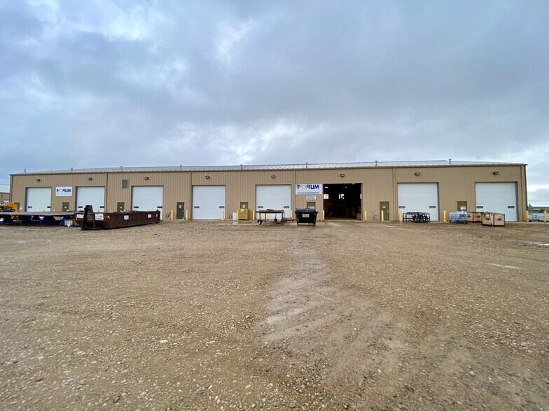 More Photos Of 5066 Owan Industrial Park Dr, Williston Warehouse For Lease