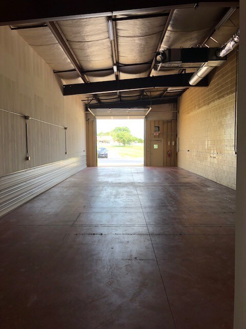 More Photos Of 1136 Louise Rd, Winston-Salem Warehouse For Lease
