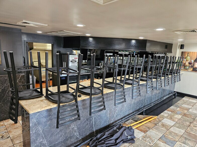 More Photos Of 7097 Old Harding Pike, Nashville Freestanding For Lease