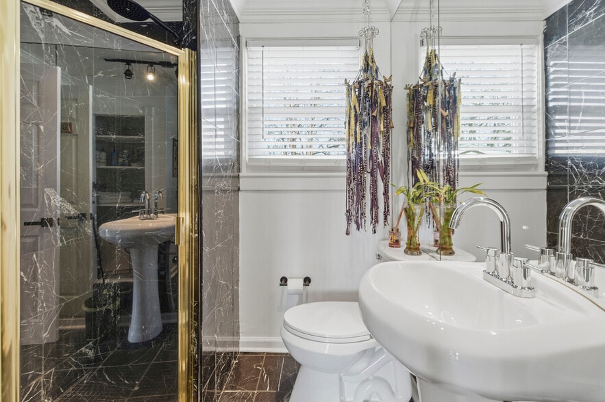 More Photos Of 2831 Columbine Pl, Nashville Freestanding For Sale