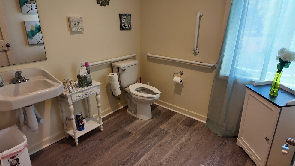 More Photos Of 236-238 S Allen Rd, Wake Forest General Retail For Sale