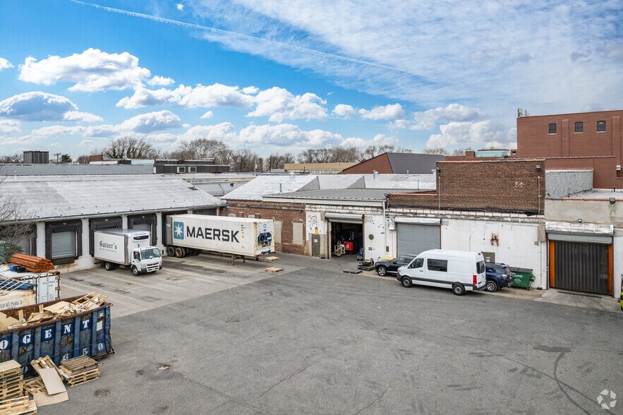 Primary Photo Of 175 Lake Ave, Staten Island Warehouse For Lease