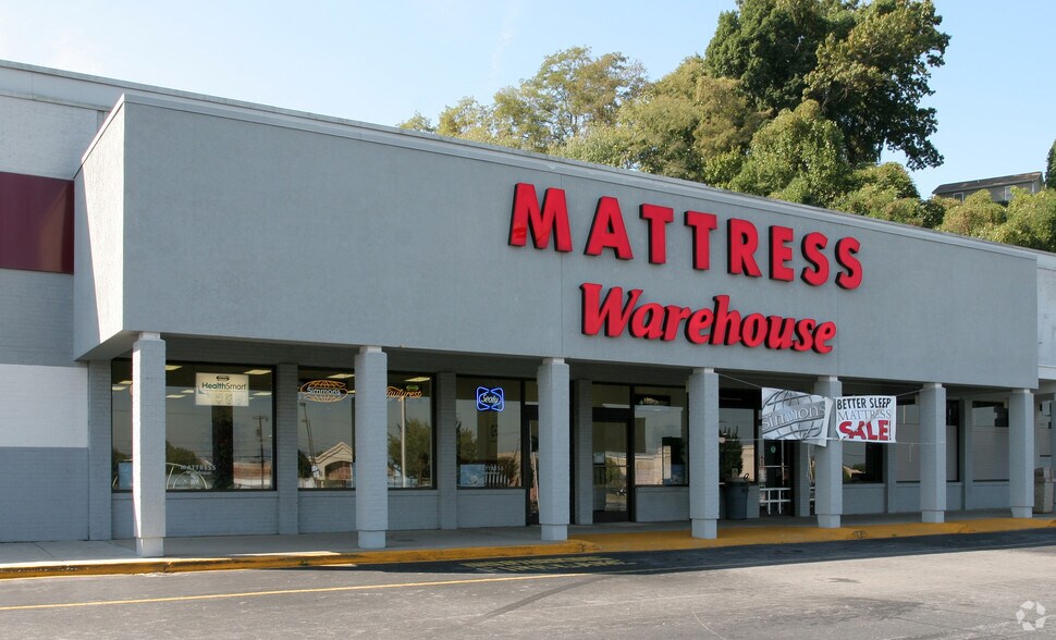 More Photos Of 229-239 Commonwealth Blvd W, Martinsville Freestanding For Lease