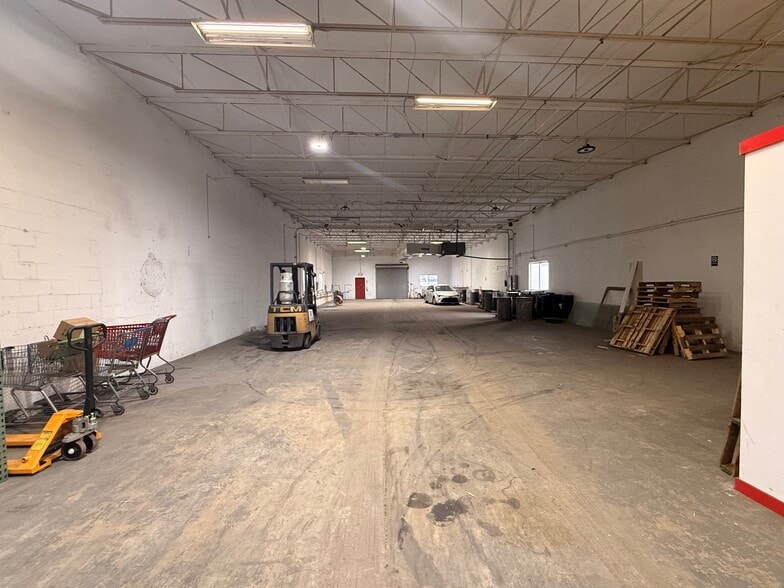 Primary Photo Of 3660 E 10th Ct, Hialeah Warehouse For Lease