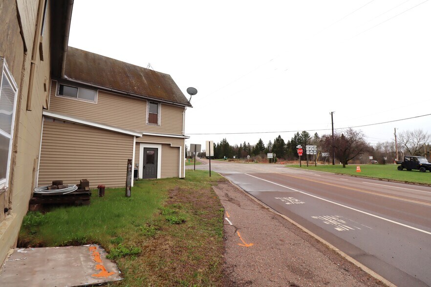 More Photos Of 522 Sanborn Ave, Ashland Storefront Retail Residential For Sale
