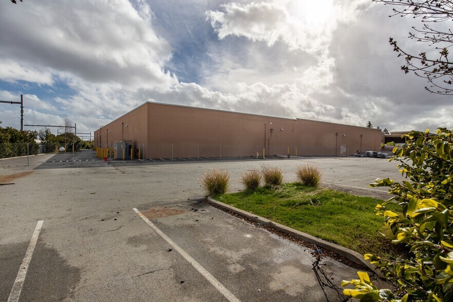 More Photos Of 150 Charter St, Redwood City Land For Sale