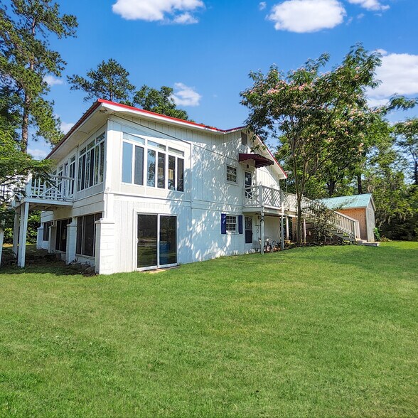 More Photos Of 1201 Crescent St, Summerton Apartments For Sale