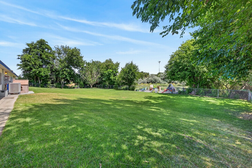 More Photos Of 1706 Bronco Ln, Richland Daycare Center For Sale