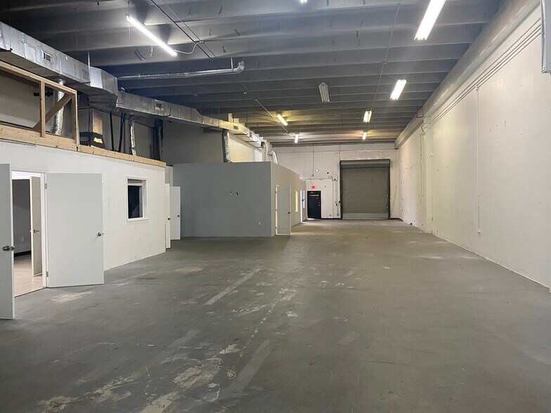 More Photos Of 4093 N 28th Way, Hollywood Warehouse For Lease