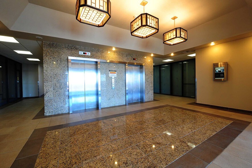 More Photos Of 6006 N Mesa St, El Paso Medical For Lease