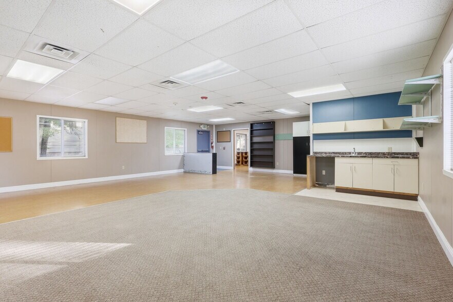 More Photos Of 1671 US Highway 395 N, Minden Office For Sale