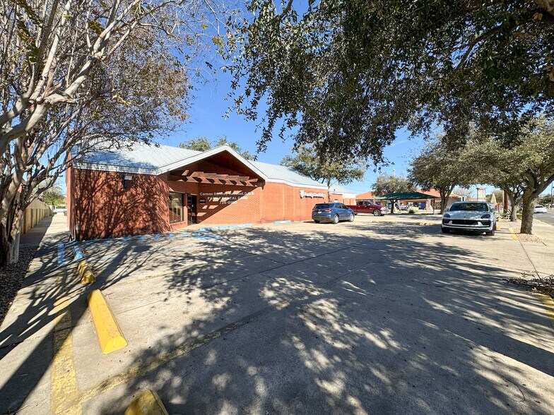 Primary Photo Of 1520 Corpus Christi St, Laredo Medical For Lease