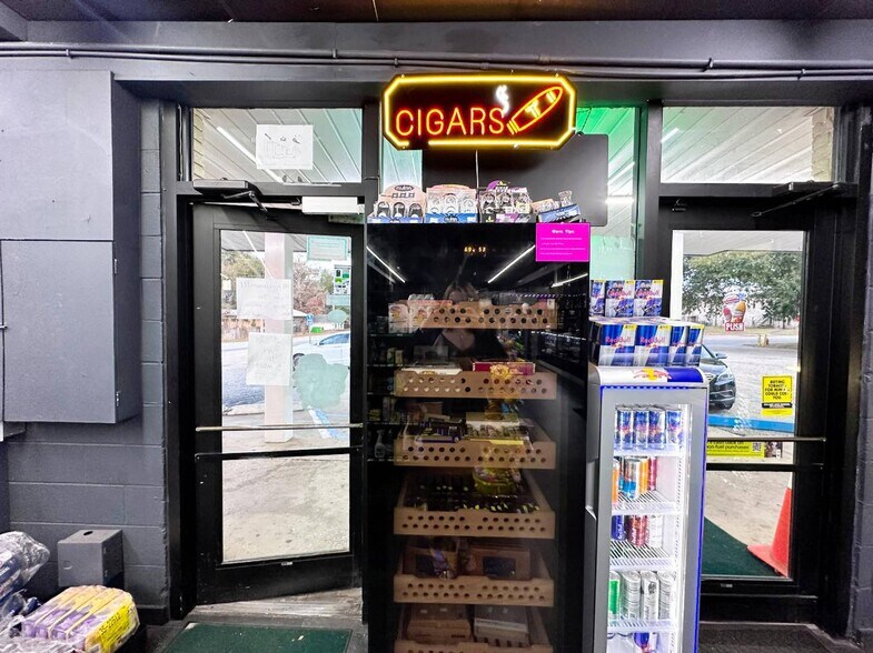 More Photos Of 13433 Moffett Rd, Wilmer Service Station For Sale