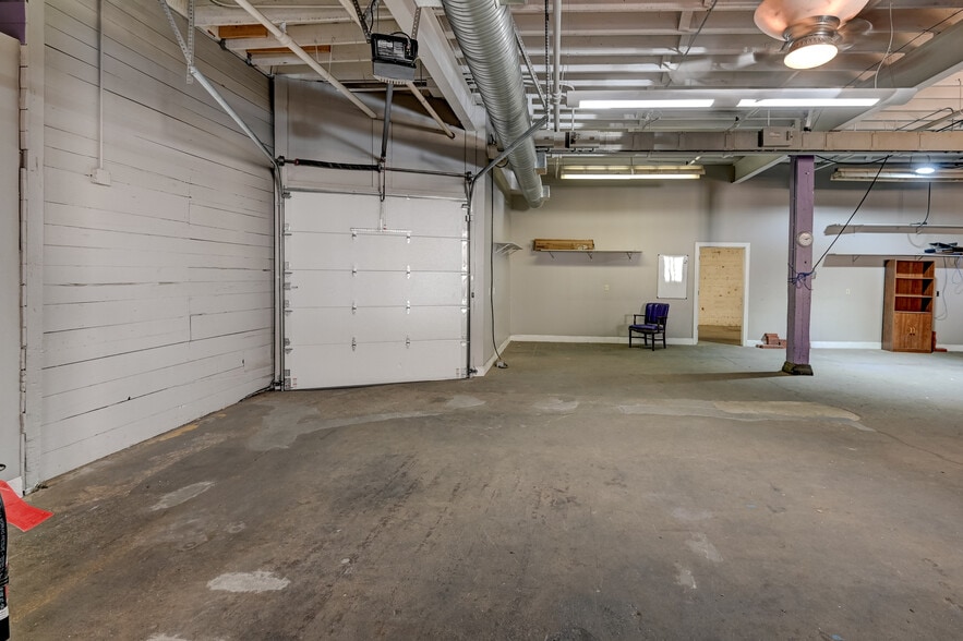 More Photos Of 1400 Agnes Ave, Kansas City Warehouse For Lease