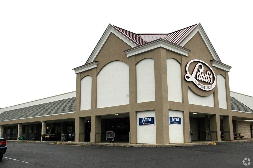 More Photos Of 841 Gravel Pike, Collegeville Supermarket For Lease