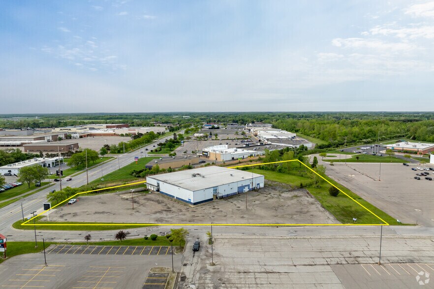 More Photos Of 3070 S Linden Rd, Flint Distribution For Lease