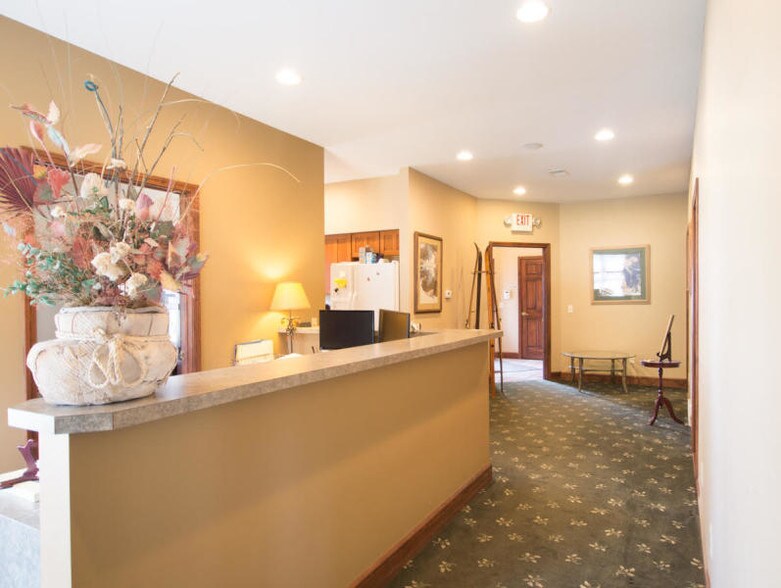 More Photos Of 213 E Main St, Gaylord Office For Sale