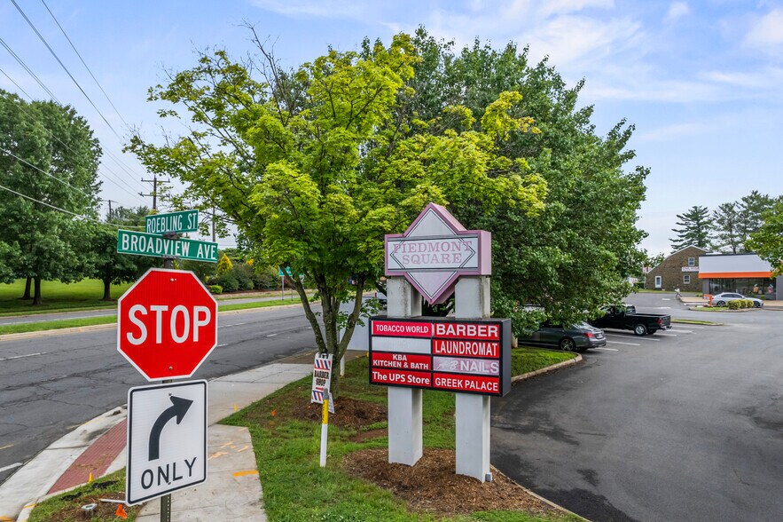 More Photos Of 322-323 W Lee Hwy, Warrenton Freestanding For Lease