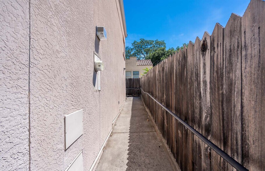 More Photos Of 17977 Sonoma Hwy, Sonoma Office For Sale