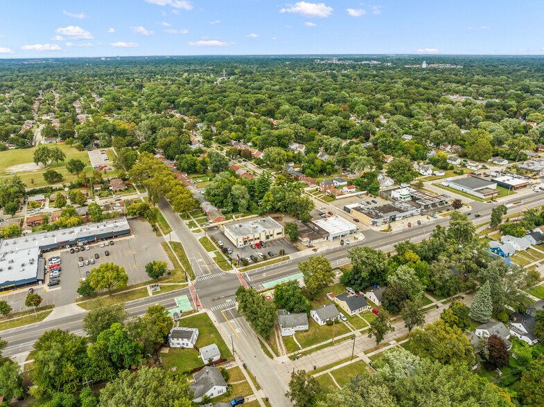 More Photos Of 10840-10850 W 9 Mile Rd, Oak Park Freestanding For Lease