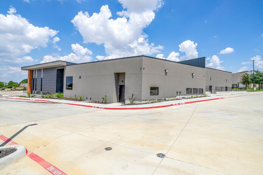 More Photos Of 12652 Timberland Blvd, Fort Worth Medical For Lease