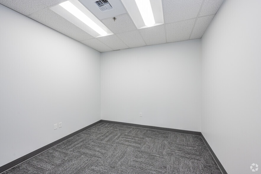 More Photos Of 7817 S 210th St, Kent Unknown For Lease