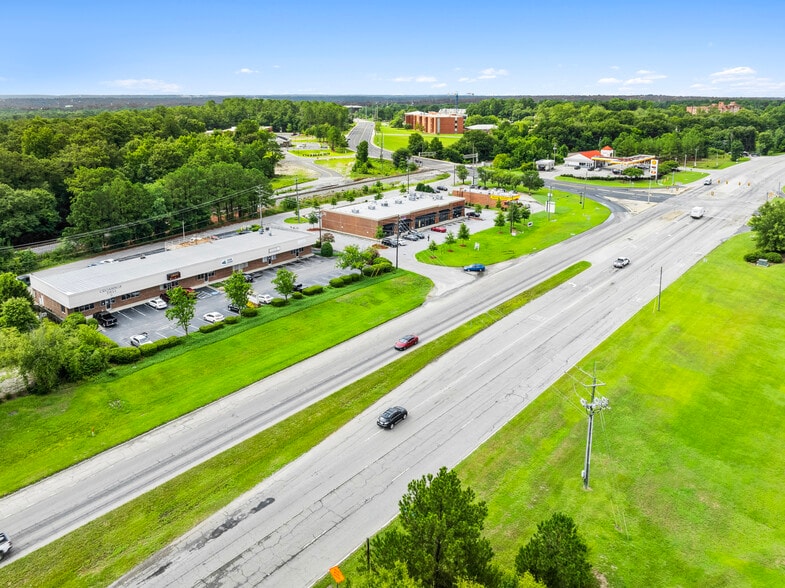 More Photos Of 8604 Farrow Rd, Columbia General Retail For Sale