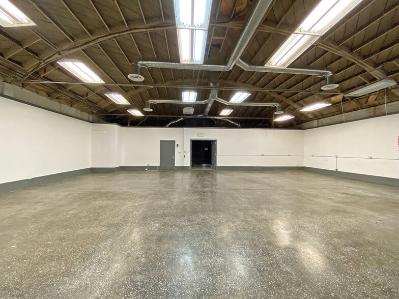 Primary Photo Of 550 N Western Ave, Los Angeles Storefront Retail Office For Lease