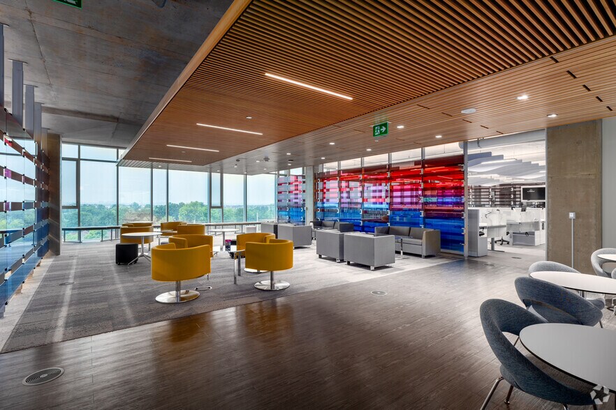 More Photos Of 7070 Derrycrest Dr, Mississauga Office For Lease