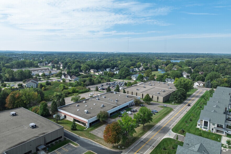 More Photos Of 380 Oak Grove Pky, Vadnais Heights Light Manufacturing For Lease